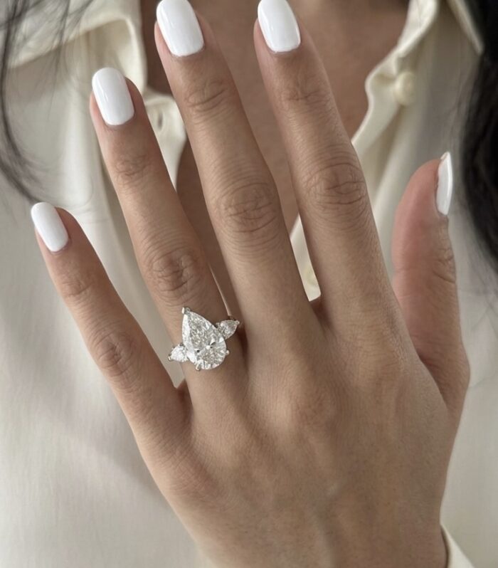 Pear shape diamond ring