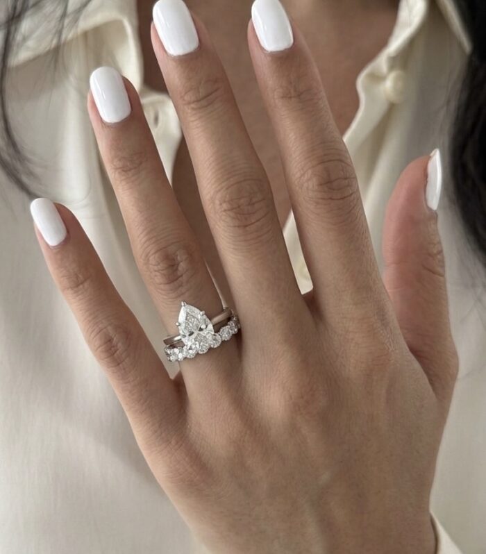 Twin pear shape diamond ring