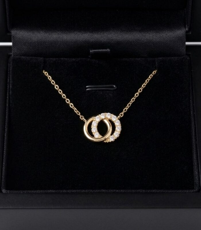 Diamond Interlocking Circle Pendant Necklace